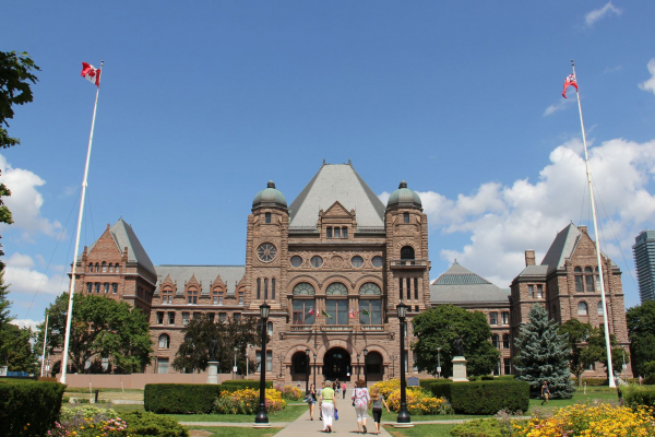 Budget de l'Ontario 2017: Dépenser les recettes du plafonnement et du commerce et d'autres mesures de croissance propre